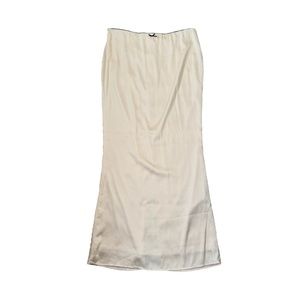 Edikted Satin Low Waisted Maxi Skirt